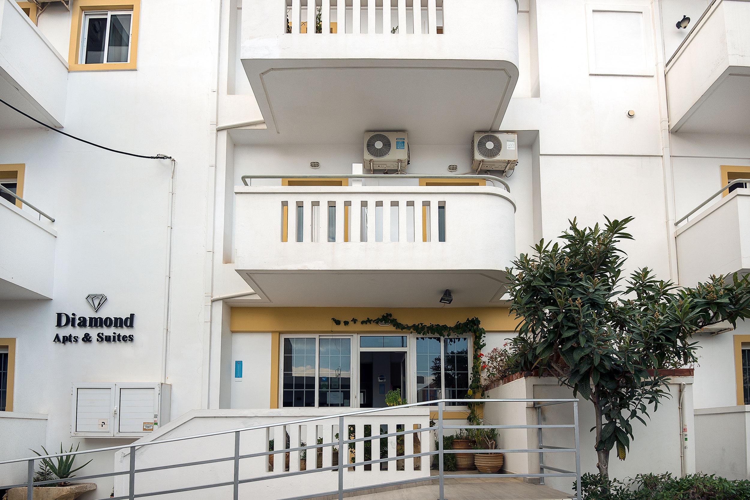 Diamond Apartments & Suites Hersonissos  Exterior photo